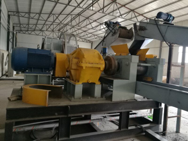 標(biāo)準(zhǔn)型廢舊輪胎磨粉機(jī)生產(chǎn)線_廢舊輪胎膠粉設(shè)備